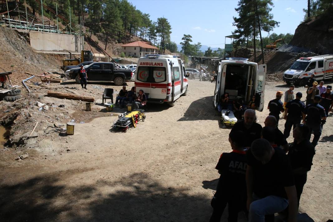 İğneyle kuyu kazıldı, madende göçük altında kalan işçiler kurtarıldı 8